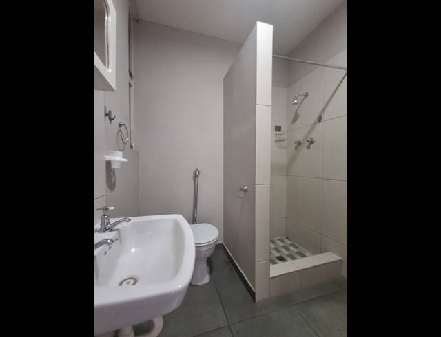 2 BEDROOM FLAT FOR SALE IN THREE RIVERS